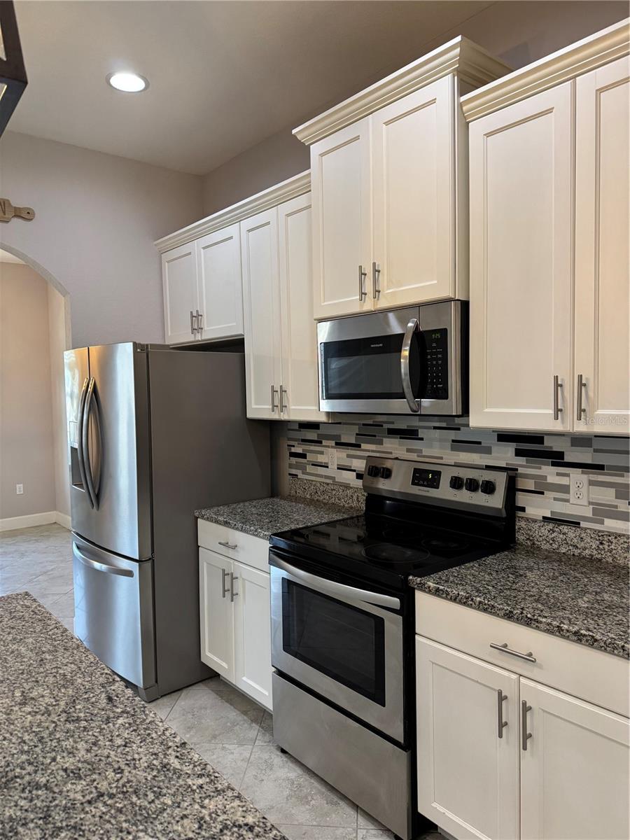 Image 12 of 76 For 1365 Evergreen Park Cir