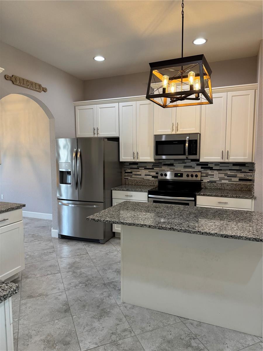 Image 14 of 76 For 1365 Evergreen Park Cir