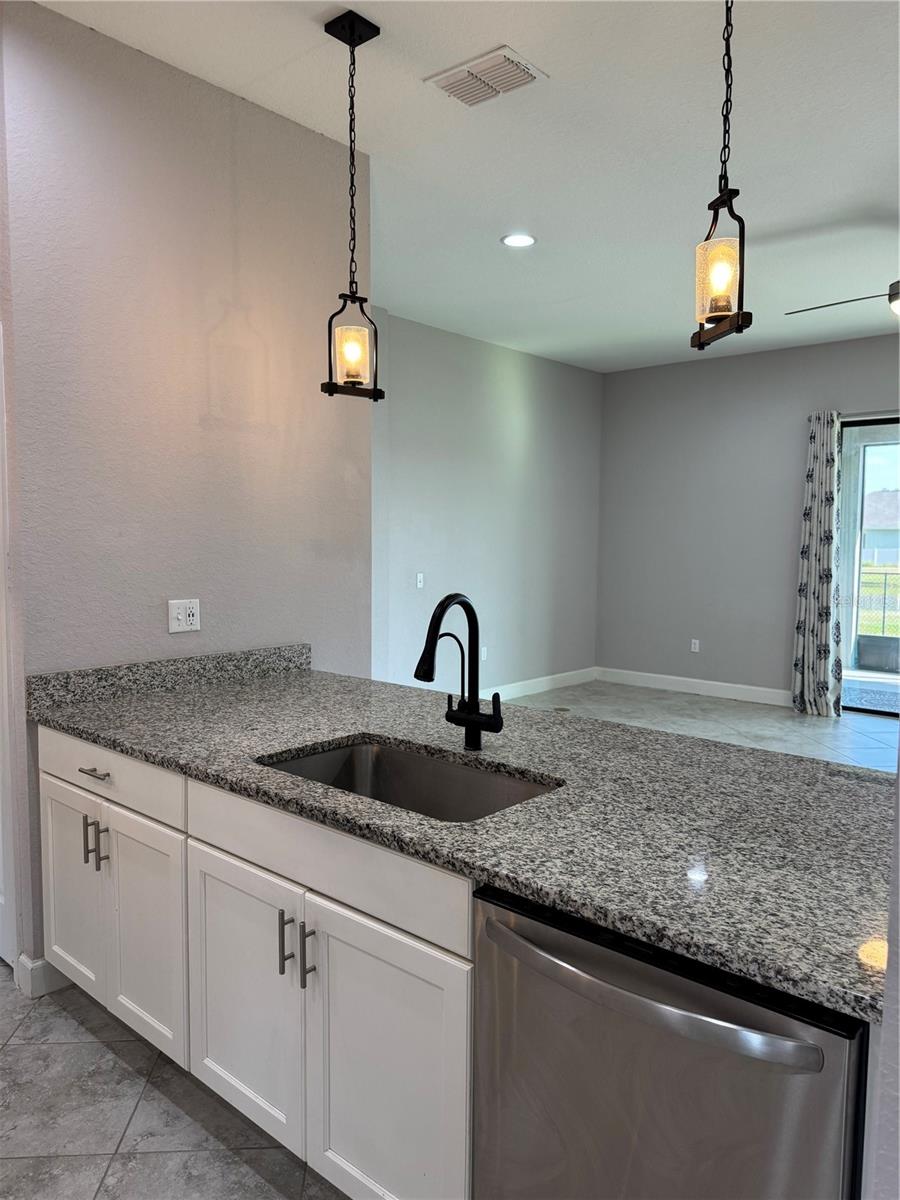 Image 16 of 76 For 1365 Evergreen Park Cir