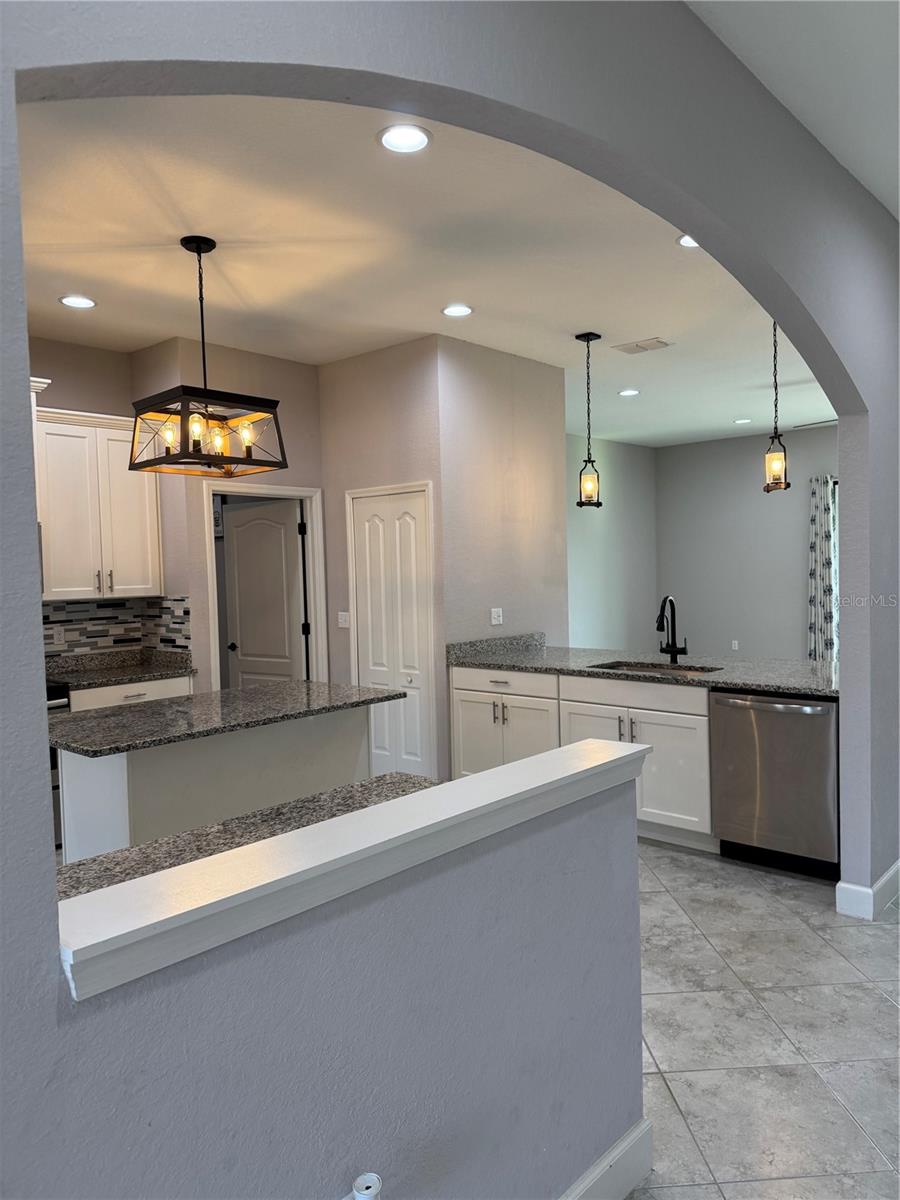 Image 17 of 76 For 1365 Evergreen Park Cir