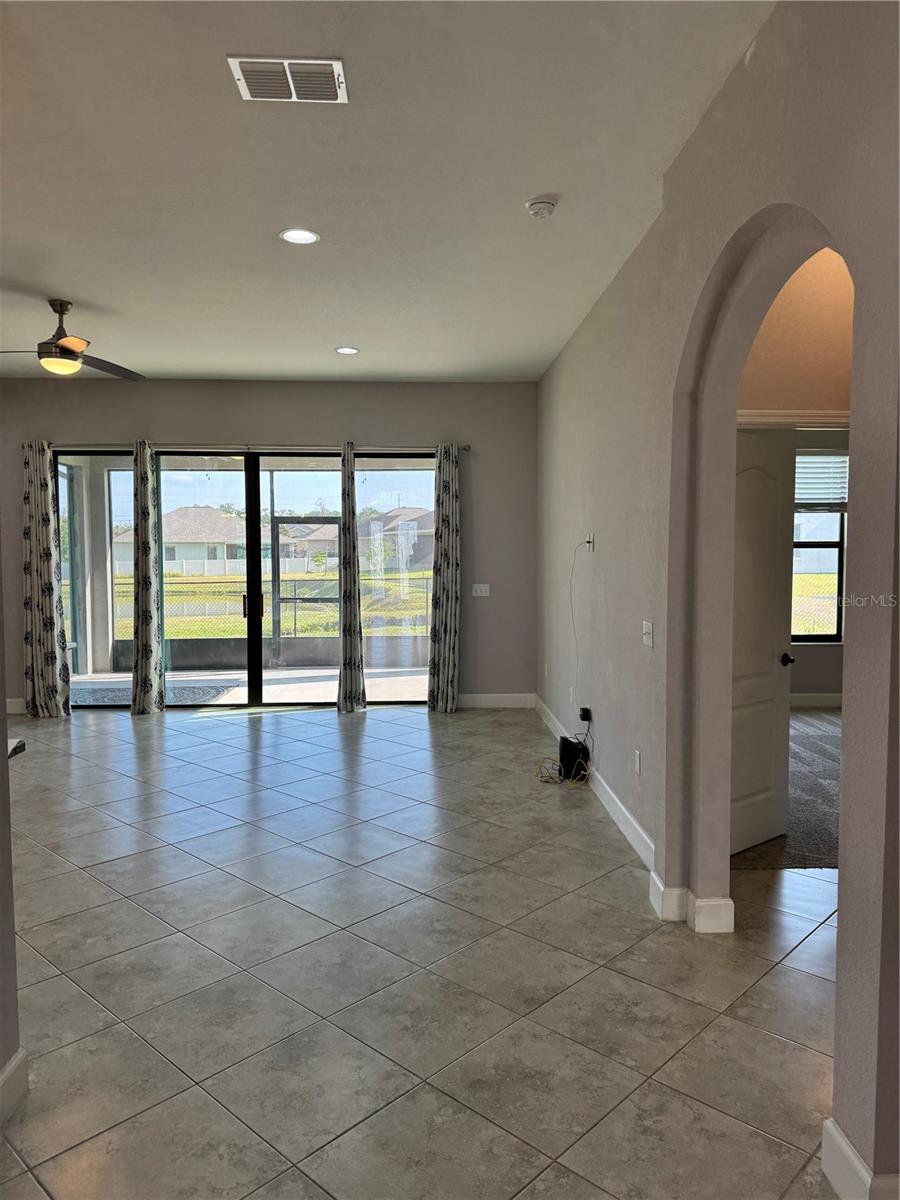 Image 19 of 76 For 1365 Evergreen Park Cir