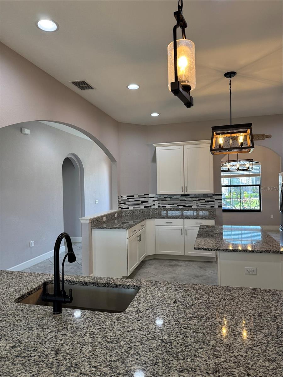 Image 22 of 76 For 1365 Evergreen Park Cir