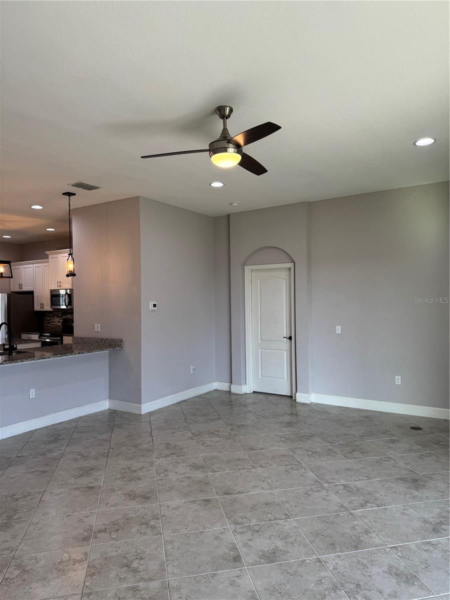 Image 26 of 76 For 1365 Evergreen Park Cir