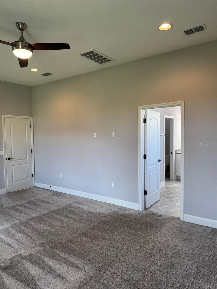 Image 33 of 76 For 1365 Evergreen Park Cir