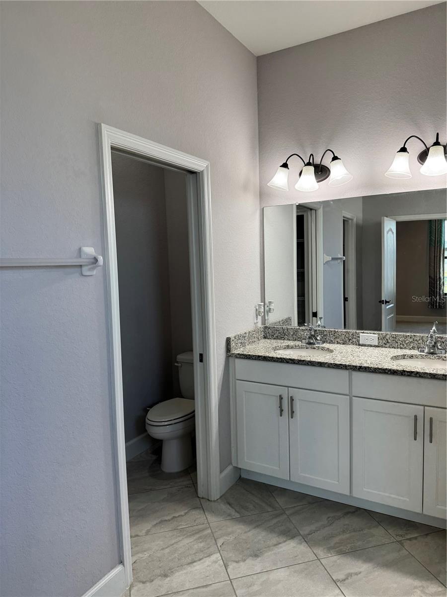 Image 35 of 76 For 1365 Evergreen Park Cir