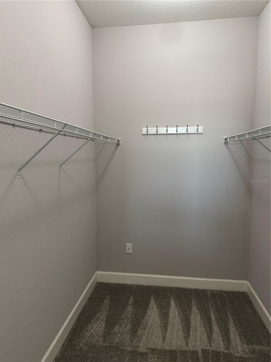 Image 36 of 76 For 1365 Evergreen Park Cir