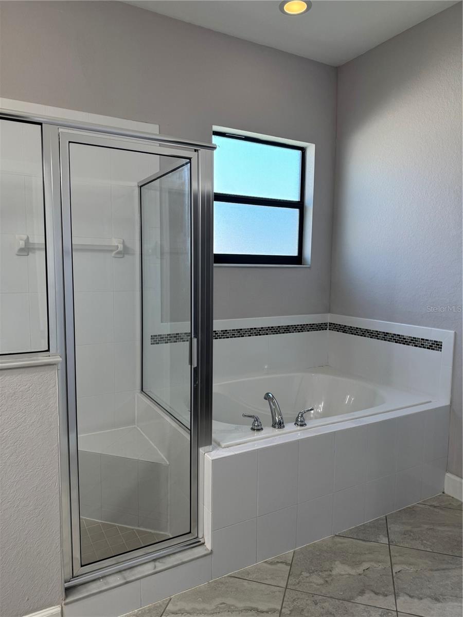 Image 39 of 76 For 1365 Evergreen Park Cir