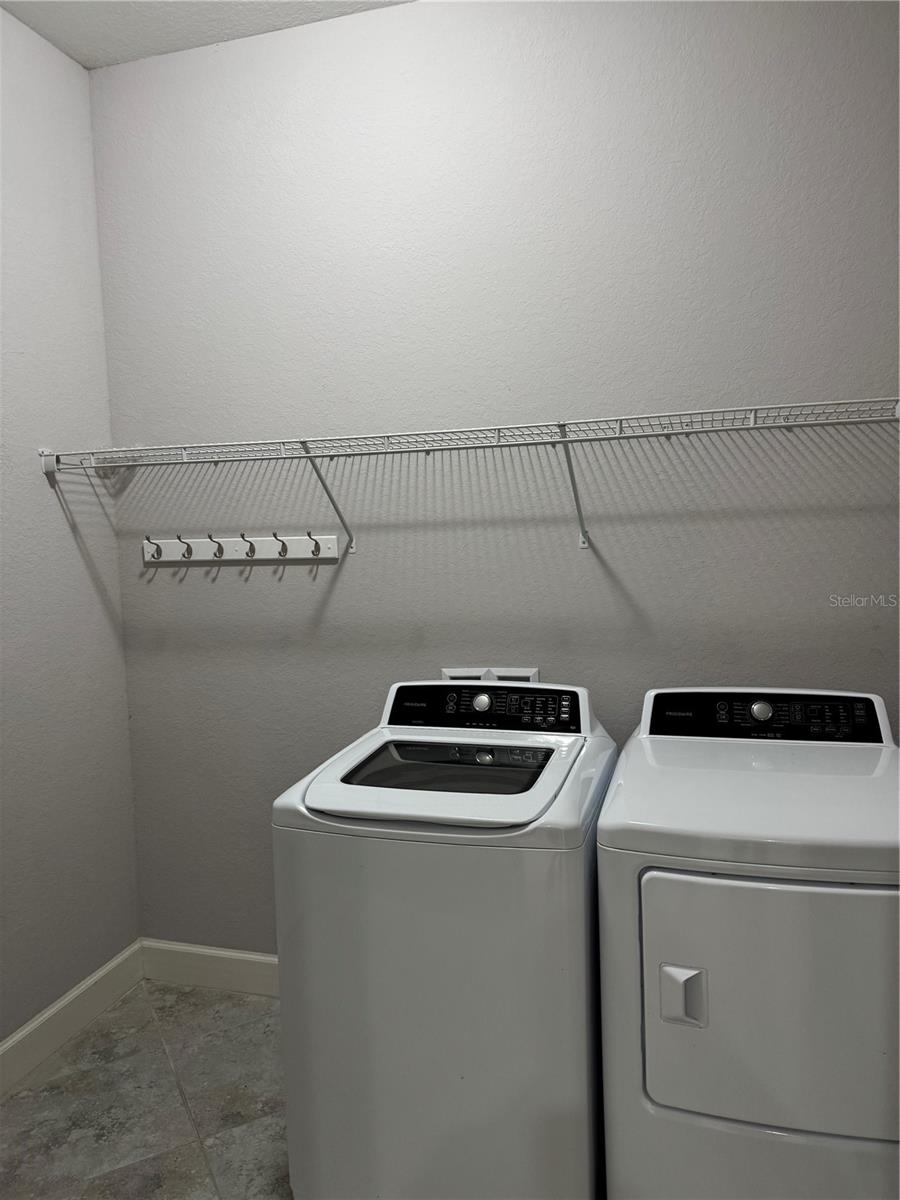 Image 58 of 76 For 1365 Evergreen Park Cir