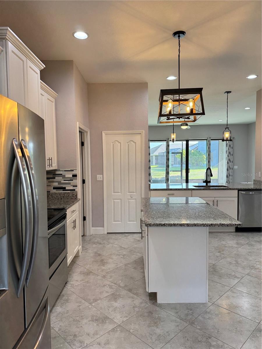 Image 7 of 76 For 1365 Evergreen Park Cir