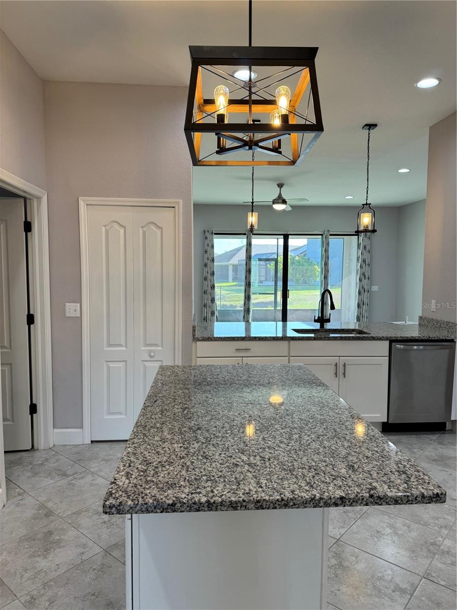 Image 9 of 76 For 1365 Evergreen Park Cir