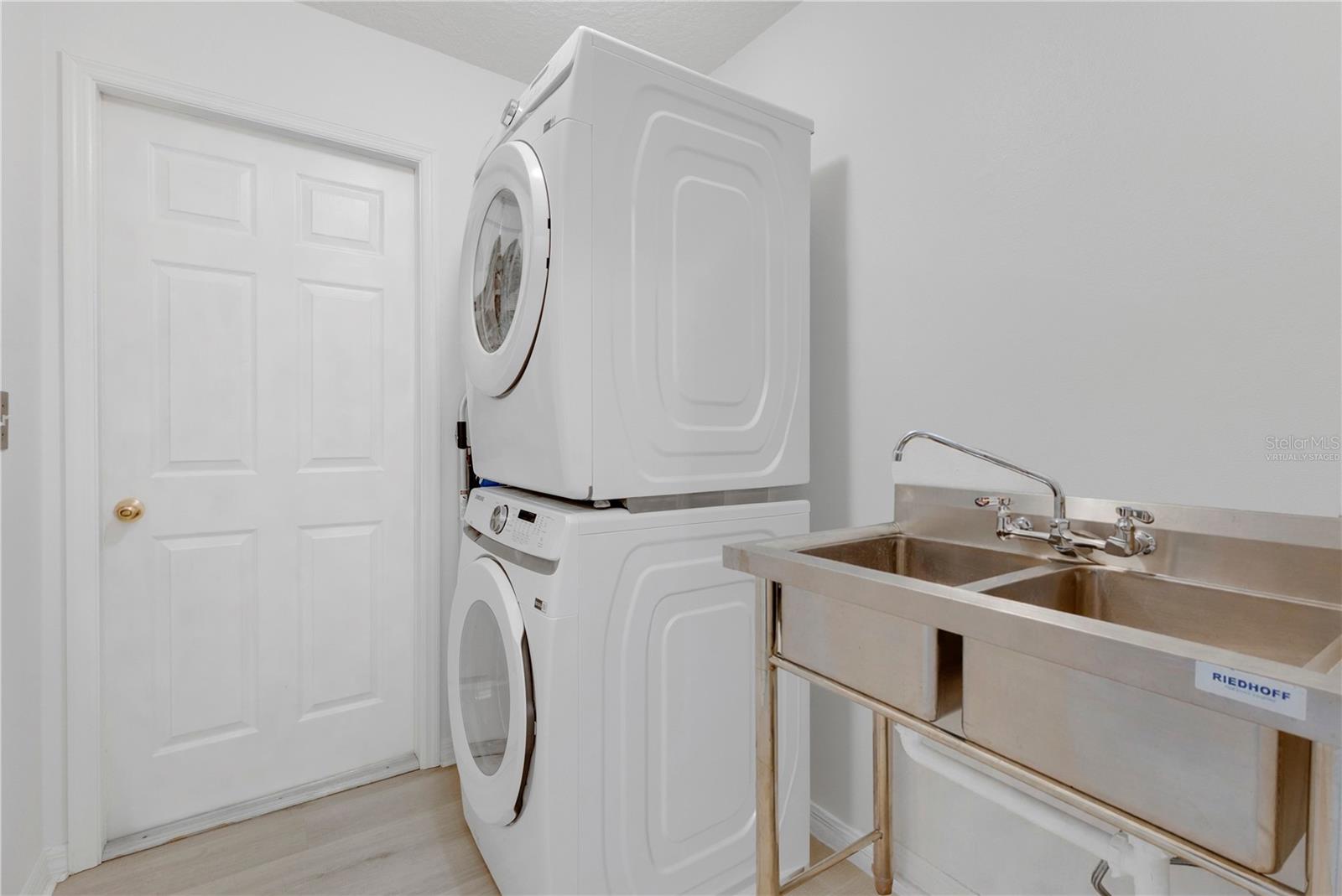 Image 5 of 26 For 558 Pinnacle Drive