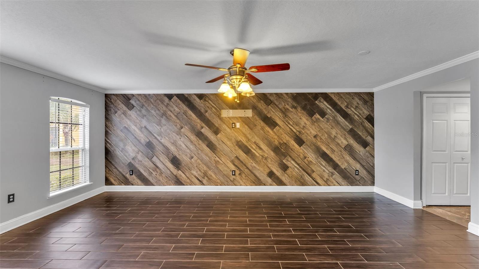 Image 12 of 76 For 5187 Spanish Oaks Dr