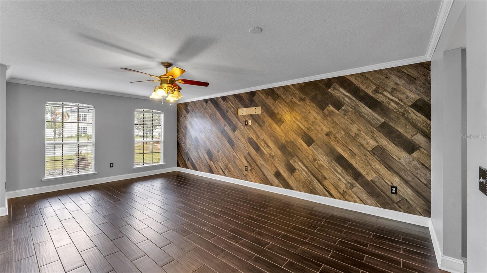 Image 13 of 76 For 5187 Spanish Oaks Dr