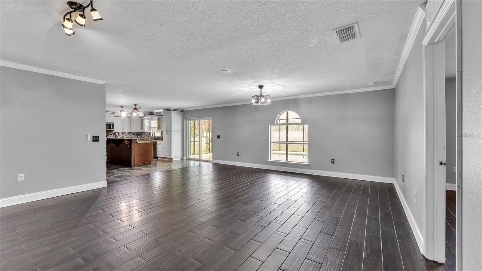 Image 18 of 76 For 5187 Spanish Oaks Dr