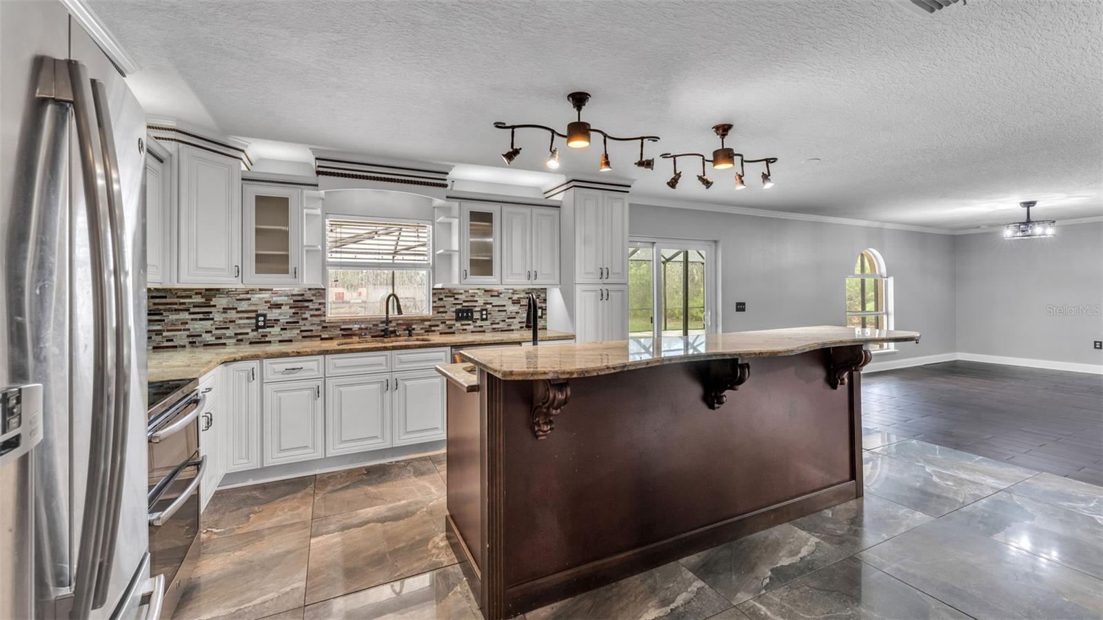 Image 23 of 76 For 5187 Spanish Oaks Dr