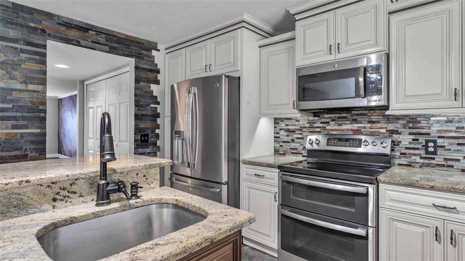 Image 25 of 76 For 5187 Spanish Oaks Dr