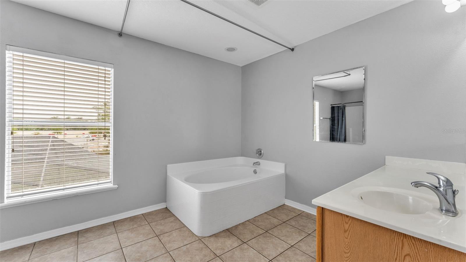 Image 37 of 76 For 5187 Spanish Oaks Dr