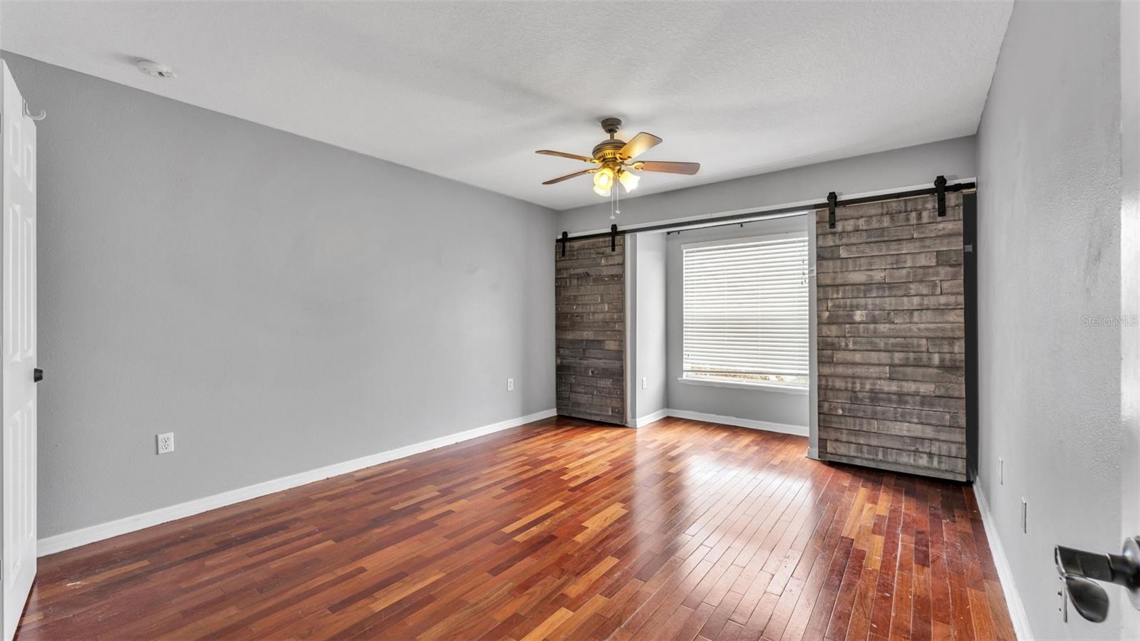 Image 49 of 76 For 5187 Spanish Oaks Dr