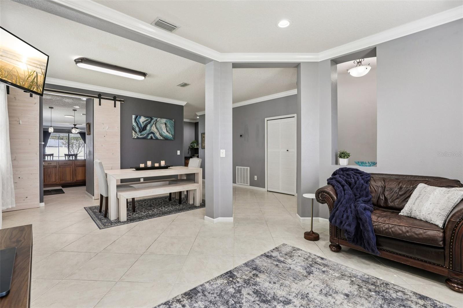 Image 5 of 44 For 1158 Bolle Circle