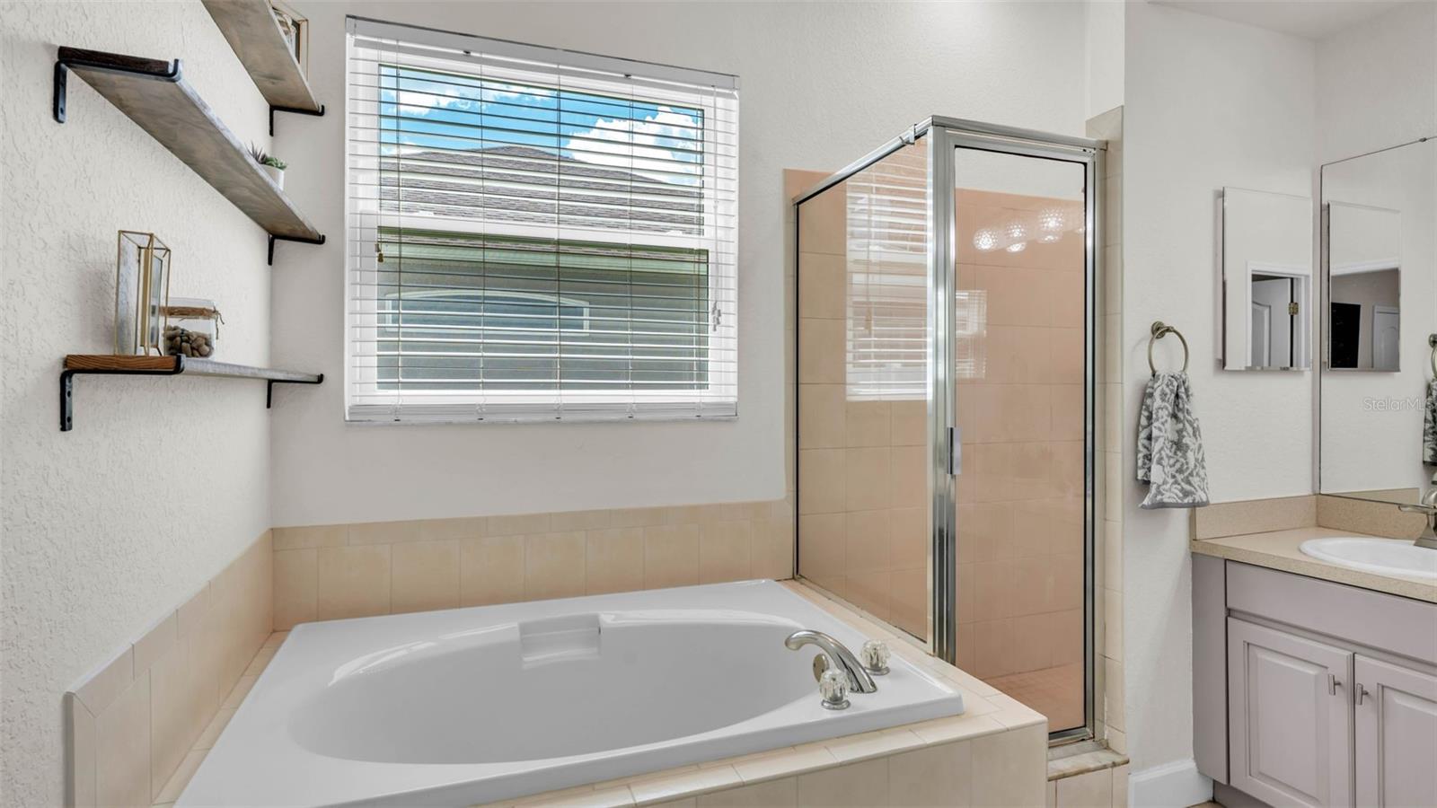 Image 22 of 62 For 3911 Smoke Rise Court