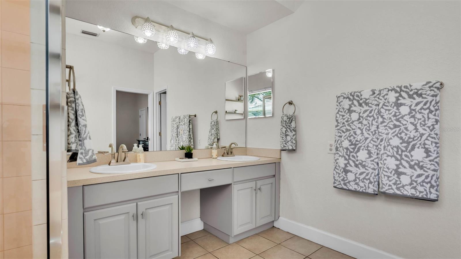 Image 23 of 62 For 3911 Smoke Rise Court