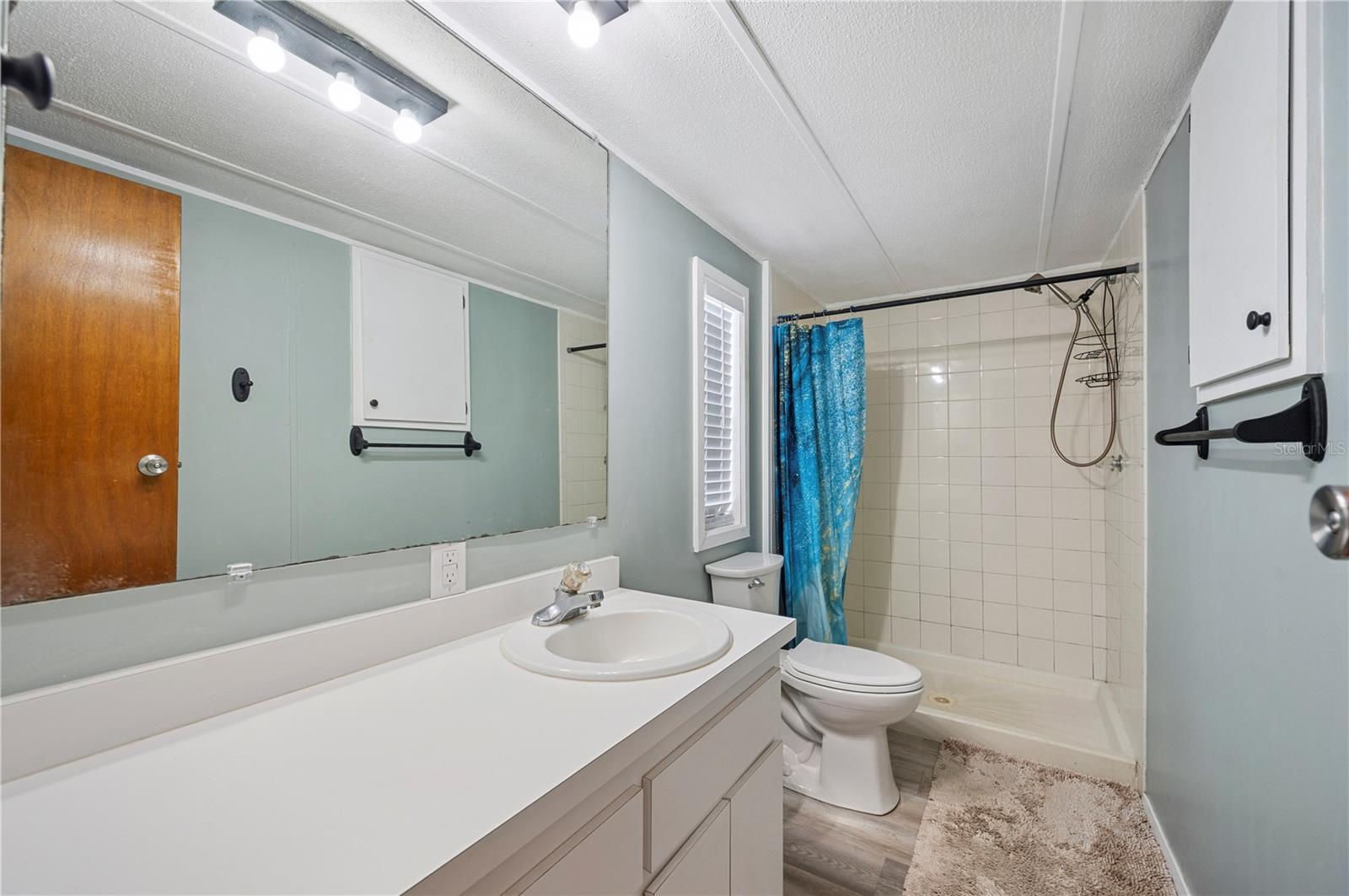 Image 7 of 15 For 13821 Rockridge Road