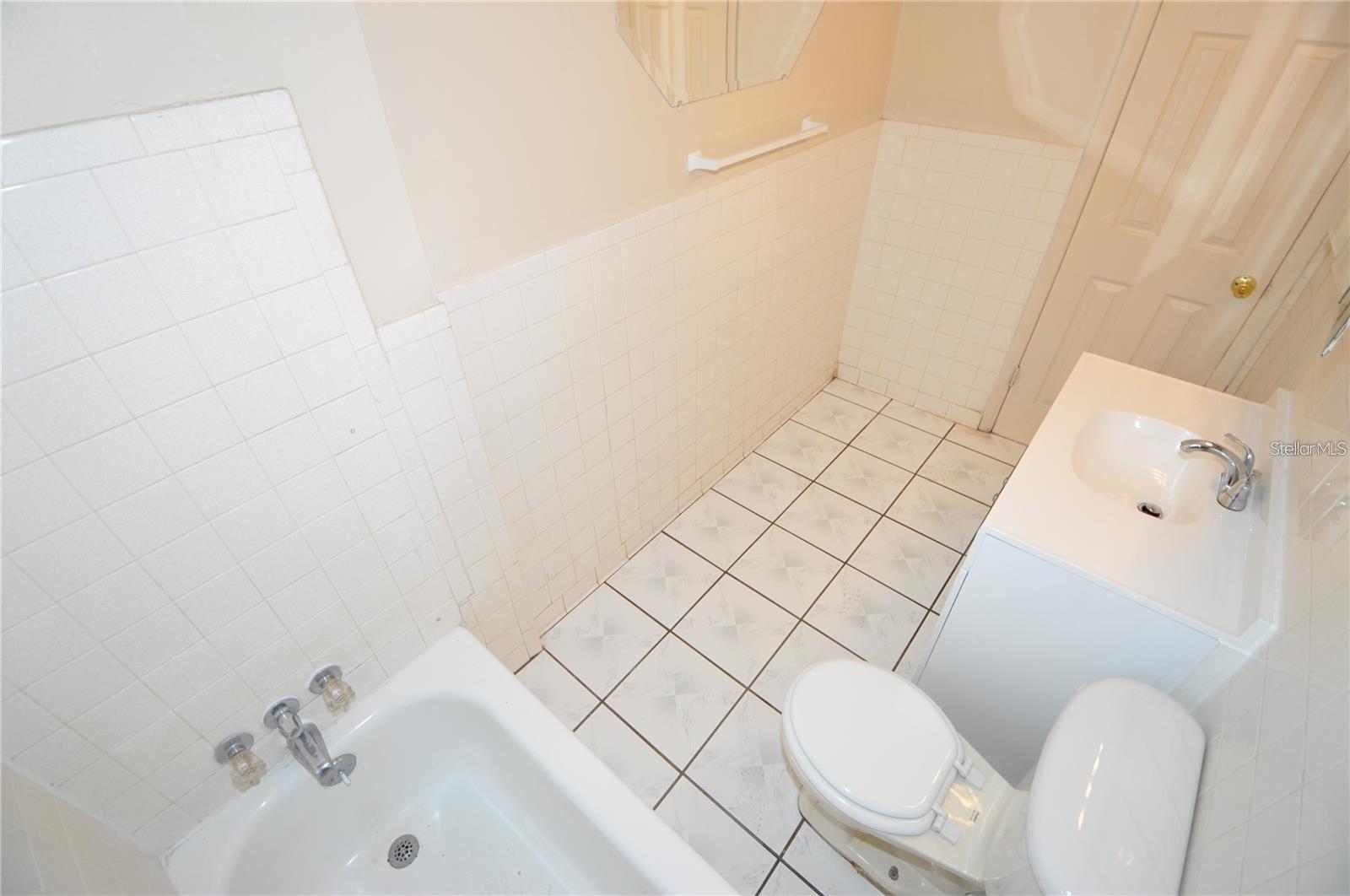 Image 6 of 15 For 4811 Ron Circle