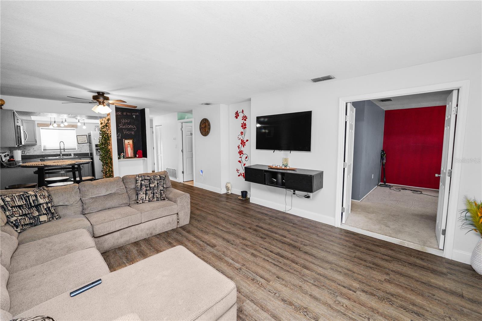 Image 2 of 19 For 404 Country Lane Ne 404