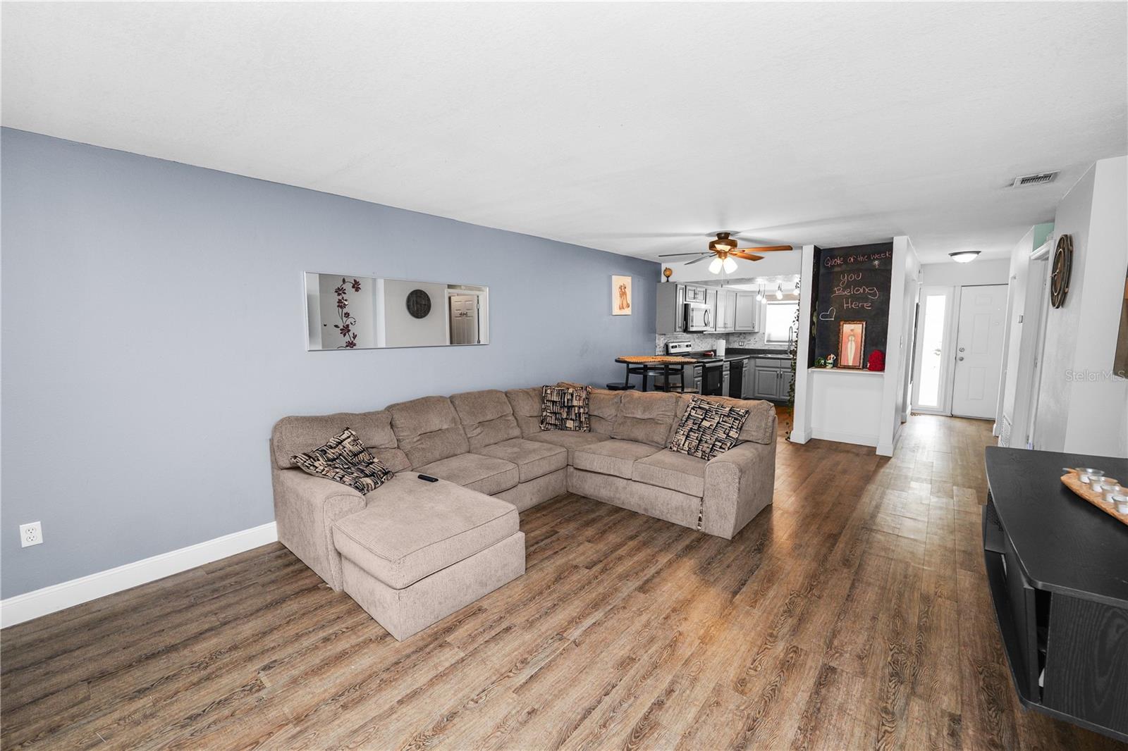 Image 3 of 19 For 404 Country Lane Ne 404