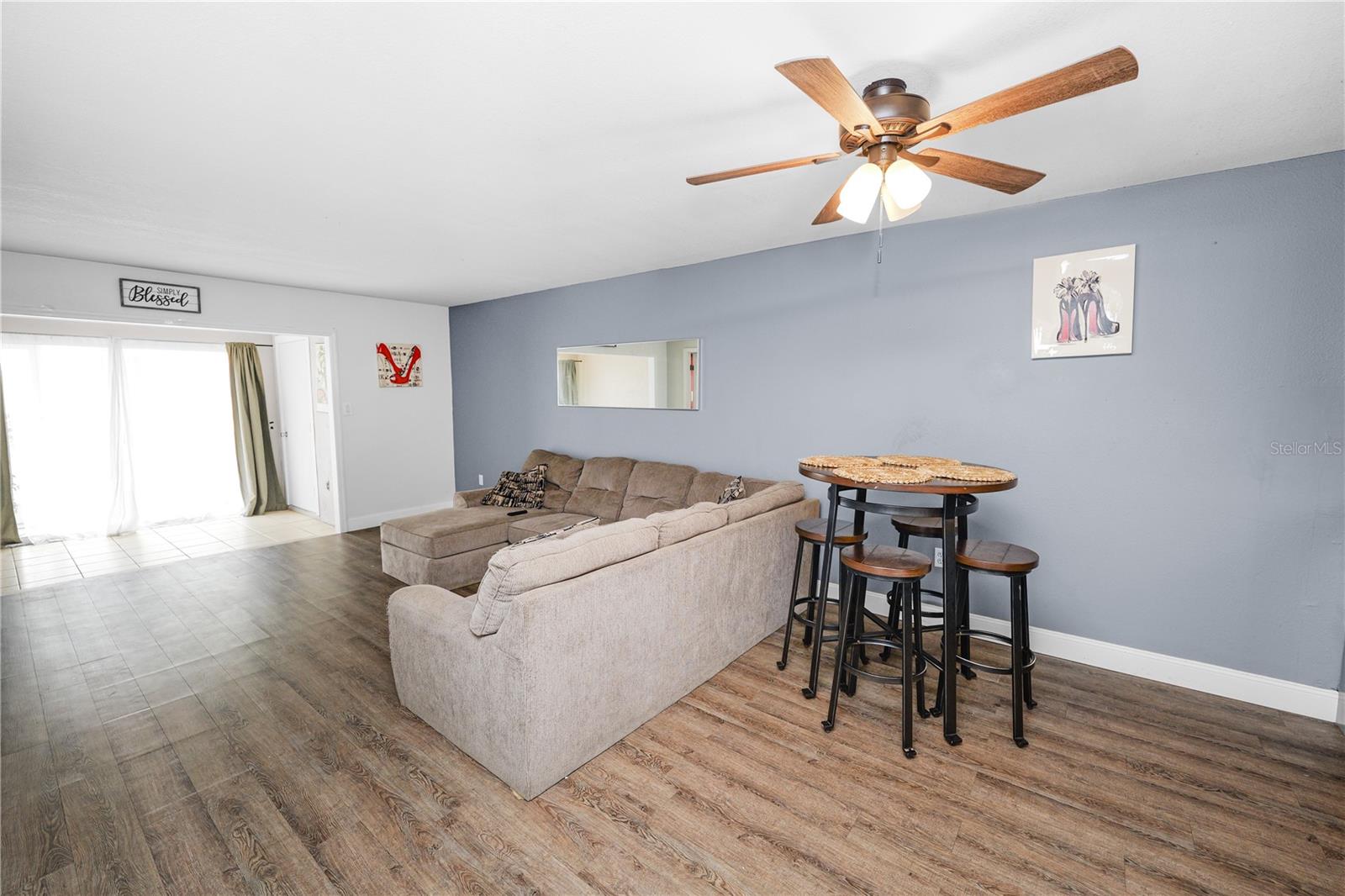 Image 4 of 19 For 404 Country Lane Ne 404