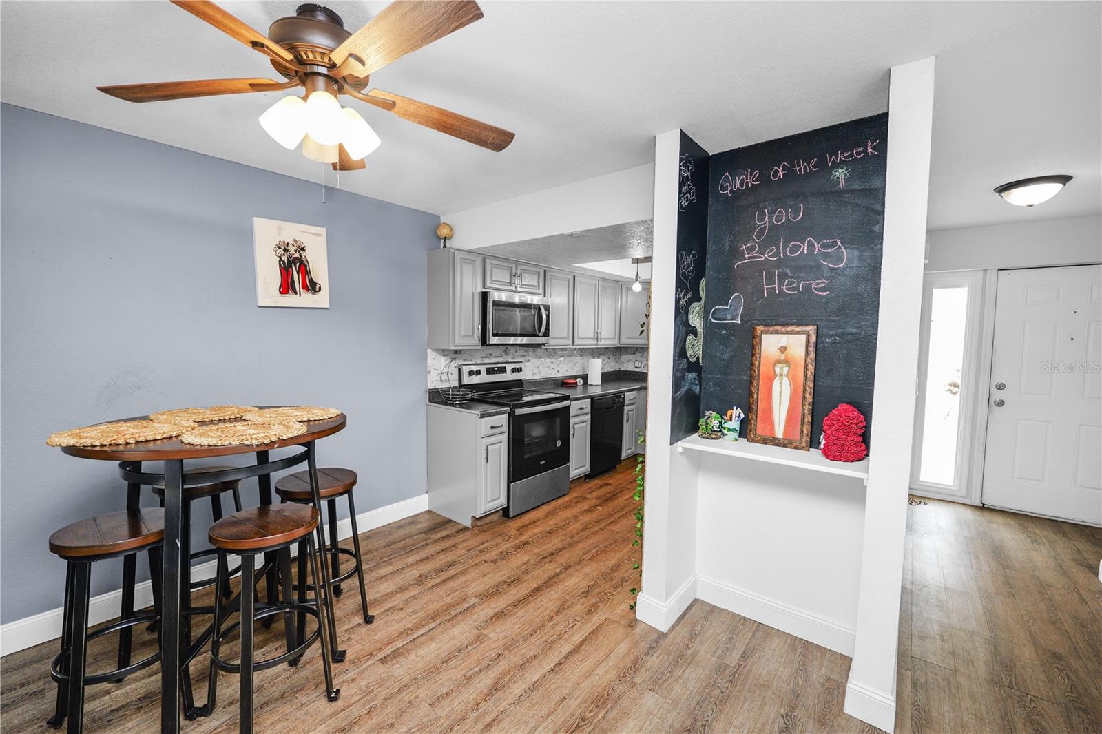 Image 5 of 19 For 404 Country Lane Ne 404