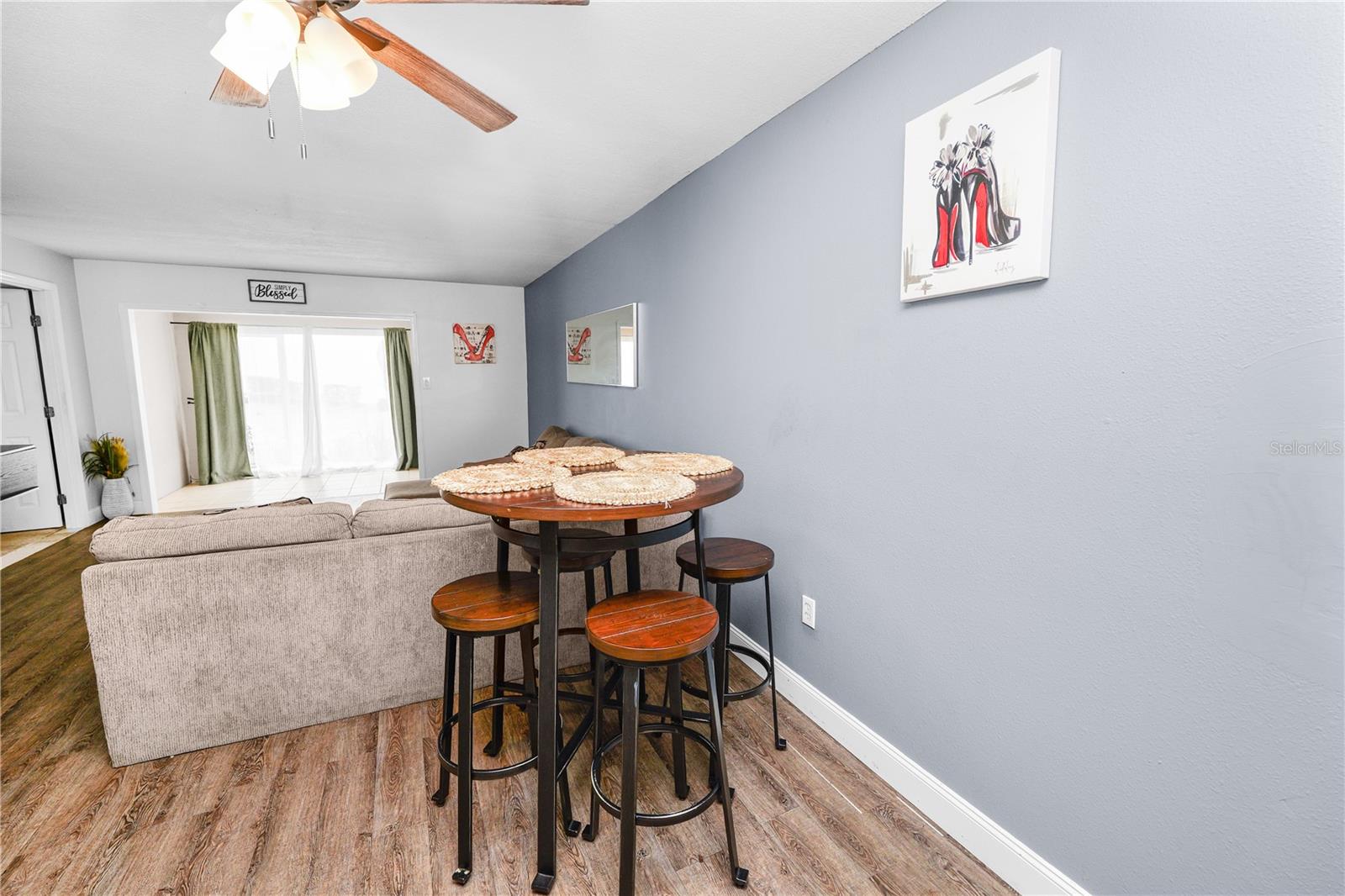 Image 6 of 19 For 404 Country Lane Ne 404