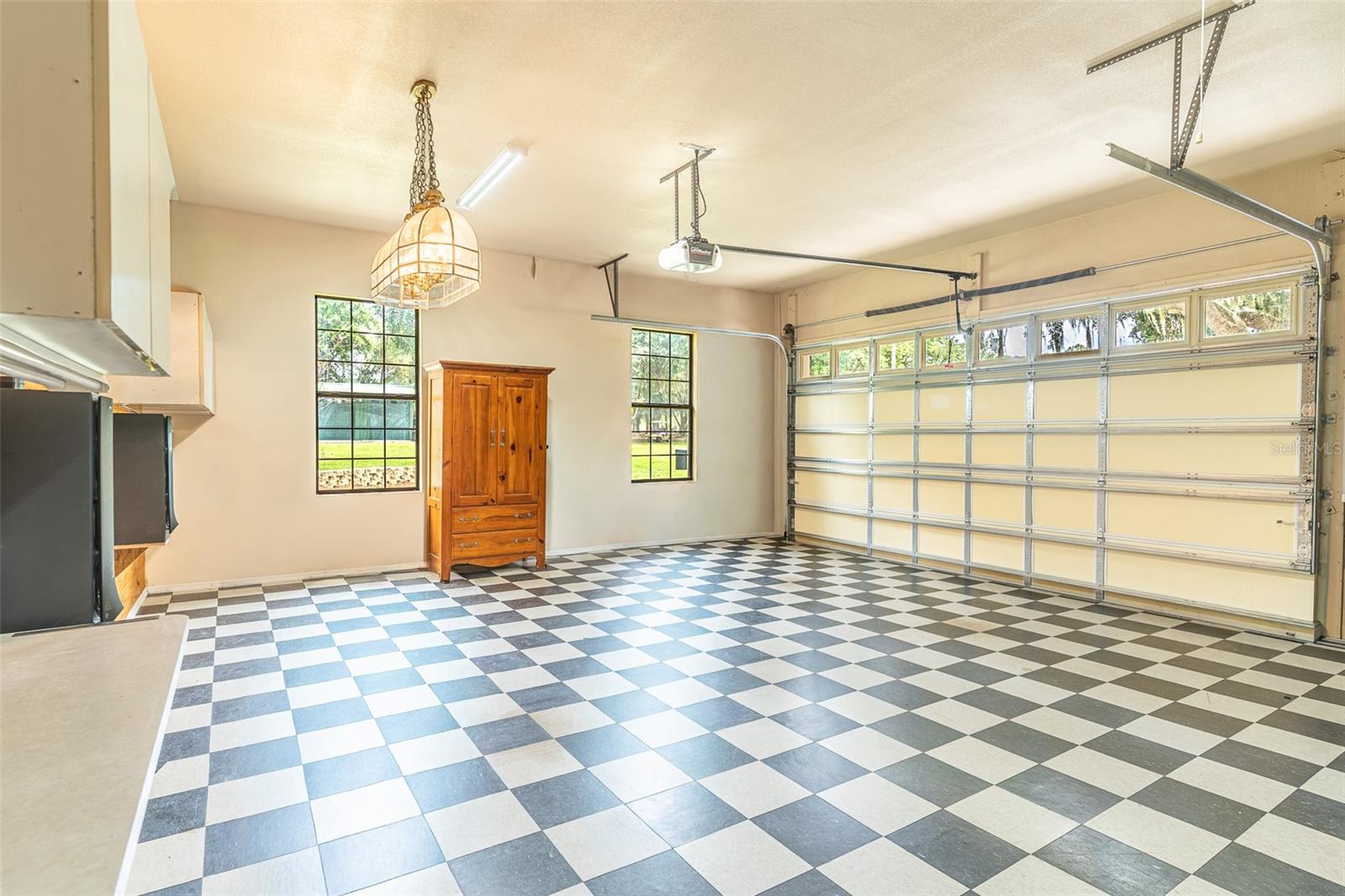 Image 37 of 97 For 6850 Hunt Road