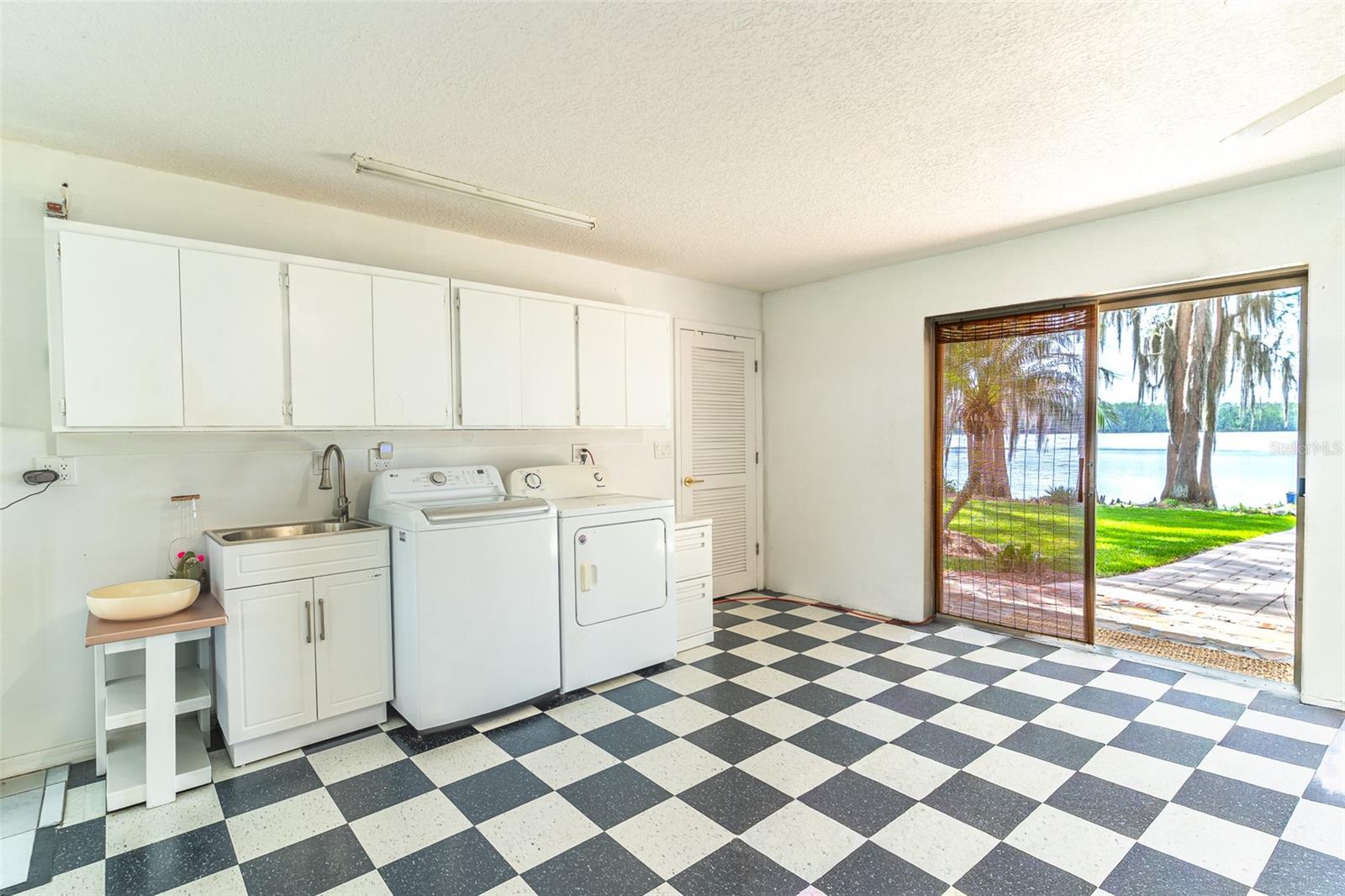 Image 39 of 97 For 6850 Hunt Road