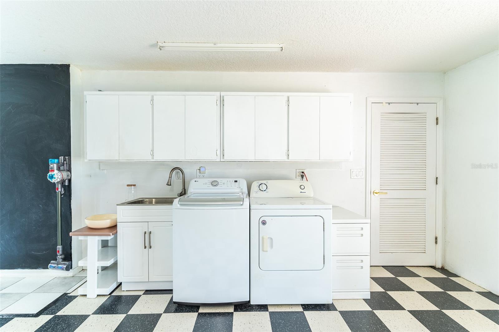 Image 40 of 97 For 6850 Hunt Road