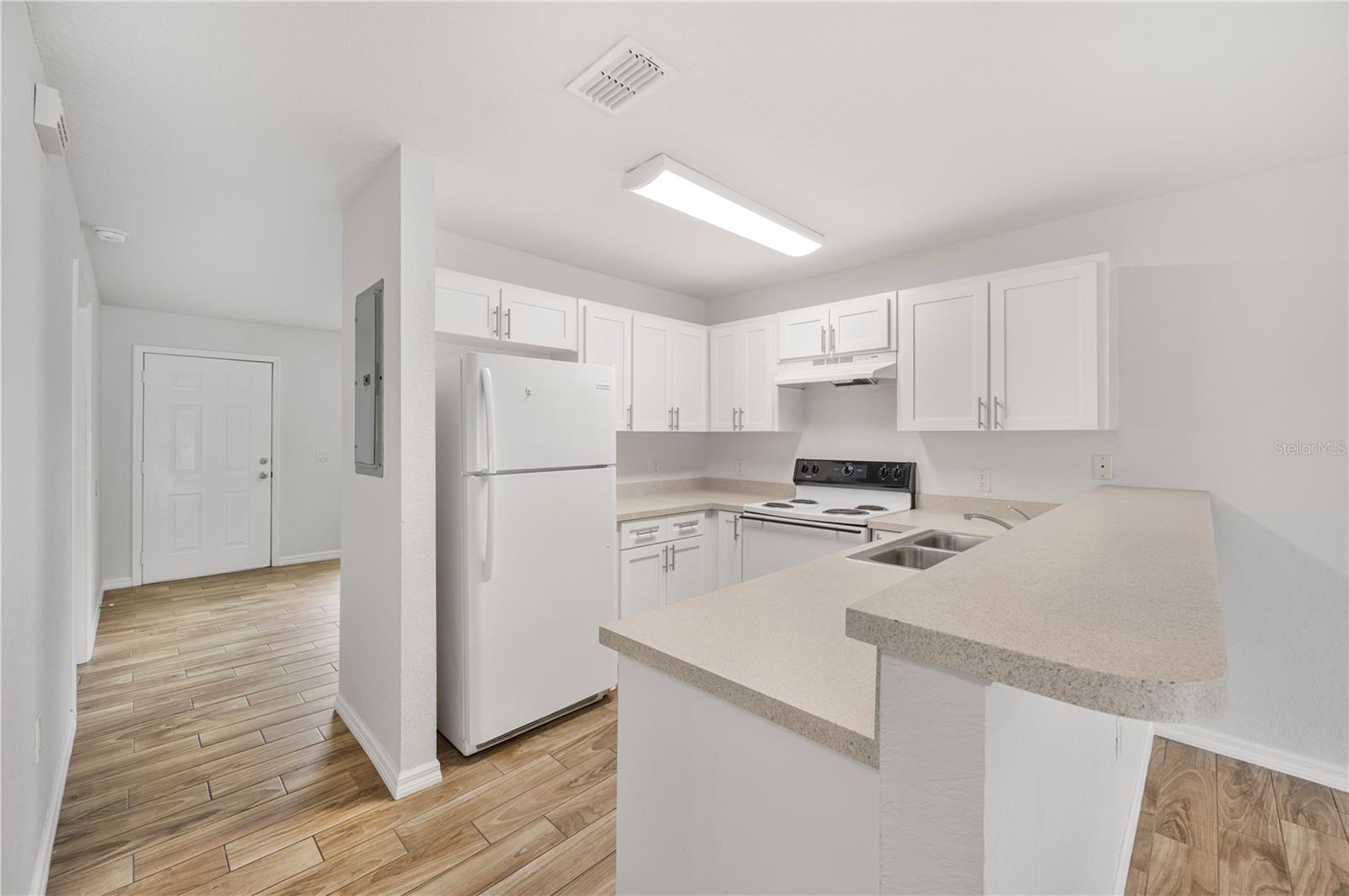 Image 17 of 57 For 210 Orange Avenue