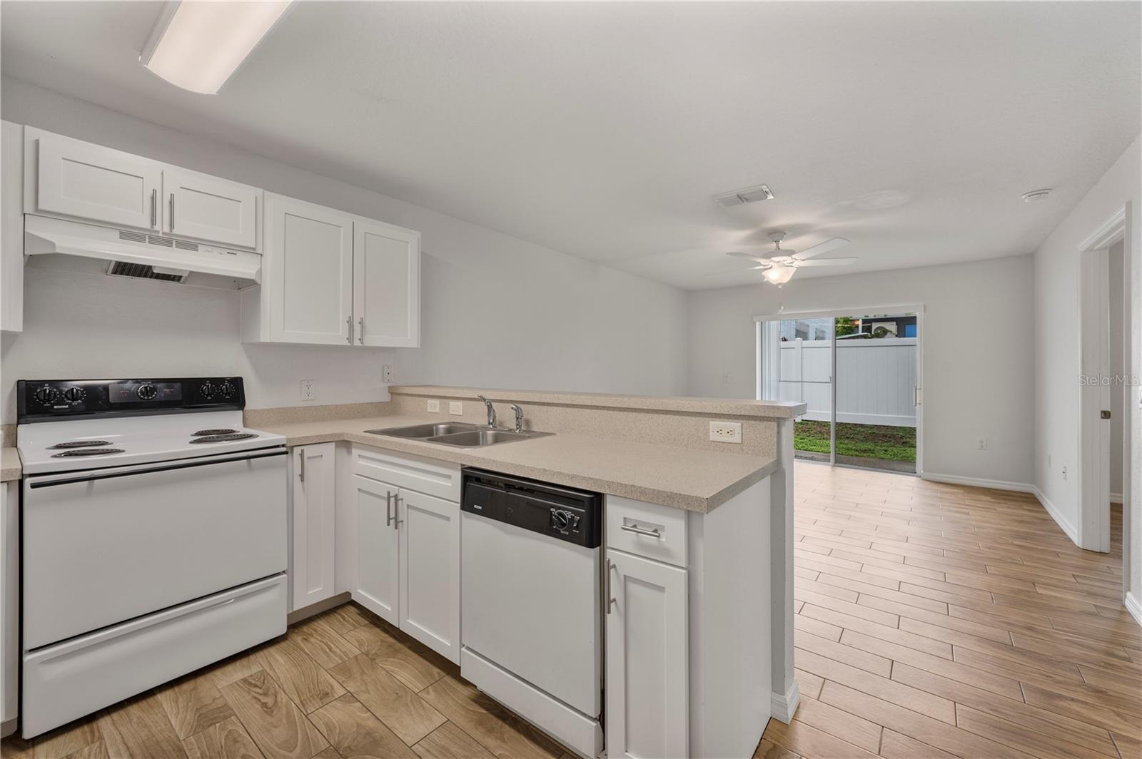 Image 18 of 57 For 210 Orange Avenue