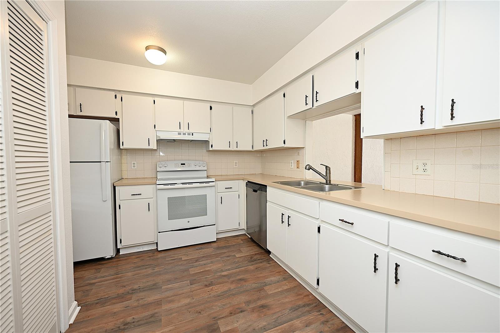 Image 4 of 40 For 2249 9th St Se