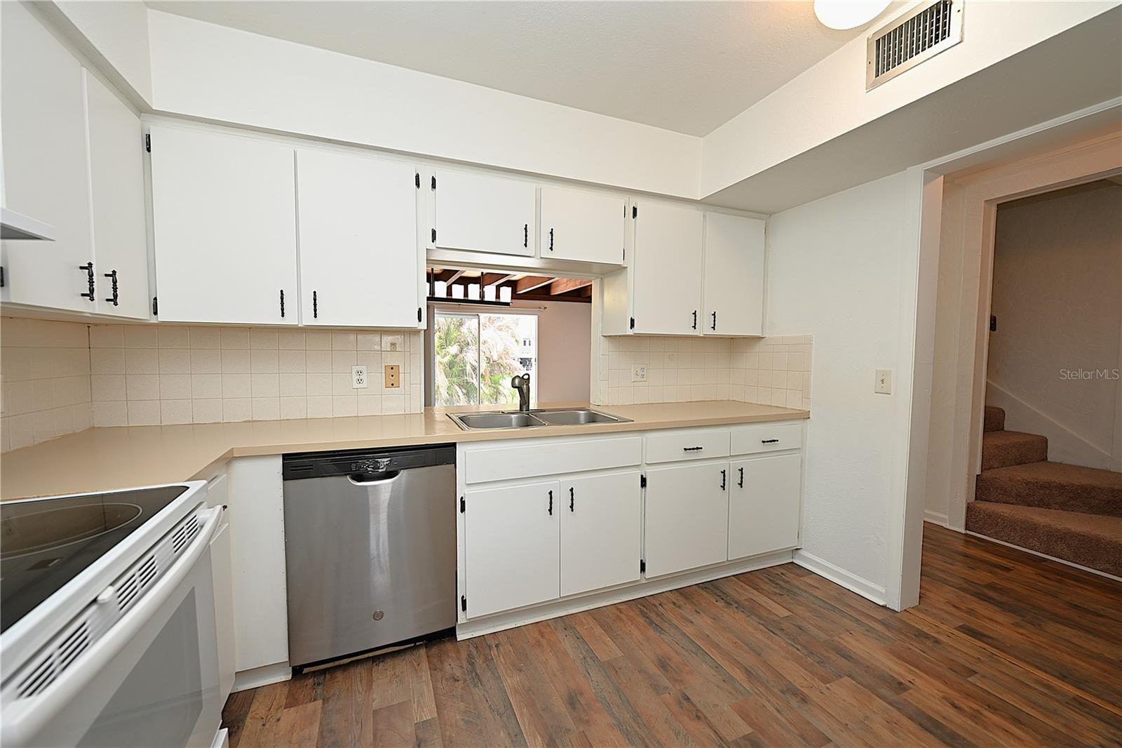 Image 6 of 40 For 2249 9th St Se