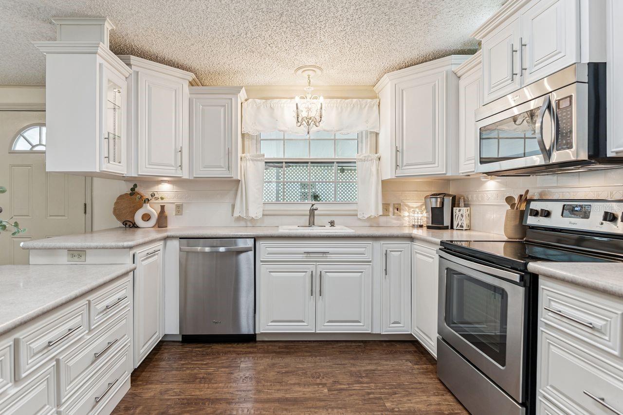 Image 12 of 46 For 6643 Westchester Drive Ne