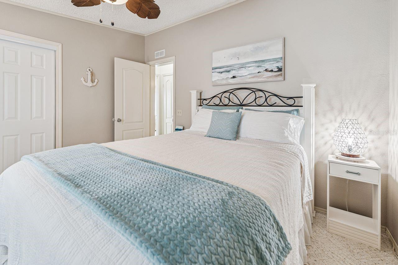 Image 23 of 46 For 6643 Westchester Drive Ne