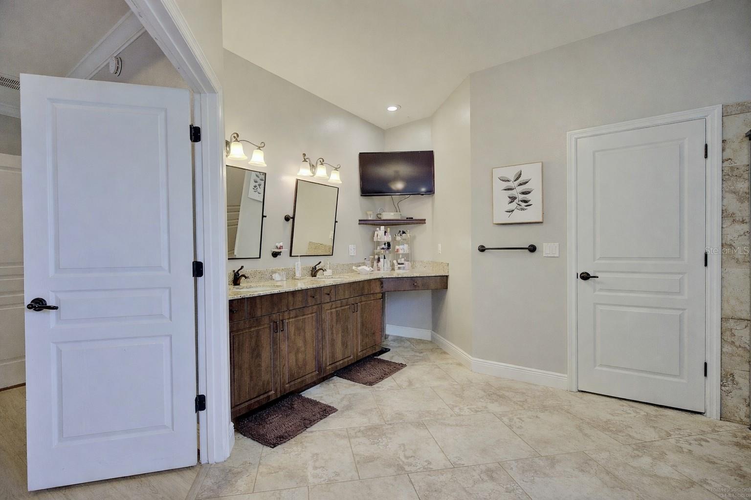 Image 4 of 28 For 9680 Payne Road