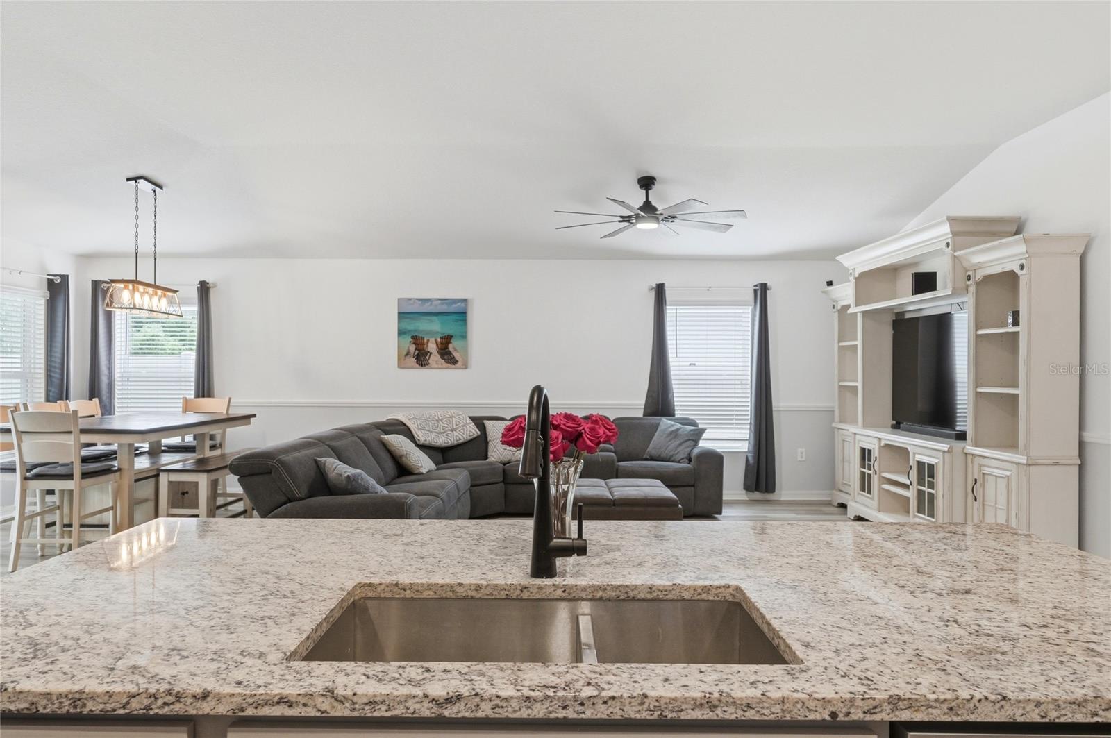 Image 11 of 37 For 7037 Cruz Court