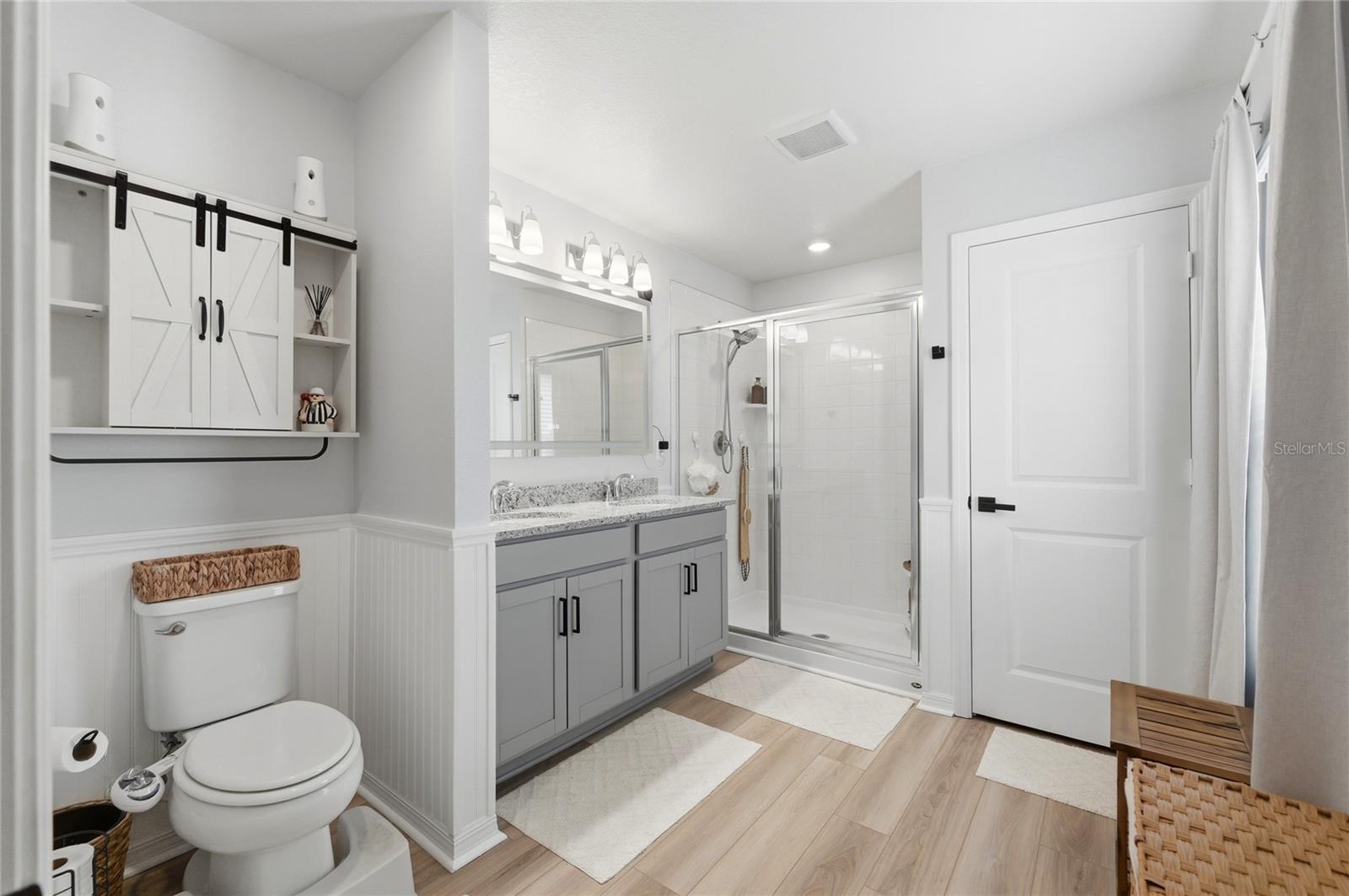 Image 16 of 37 For 7037 Cruz Court