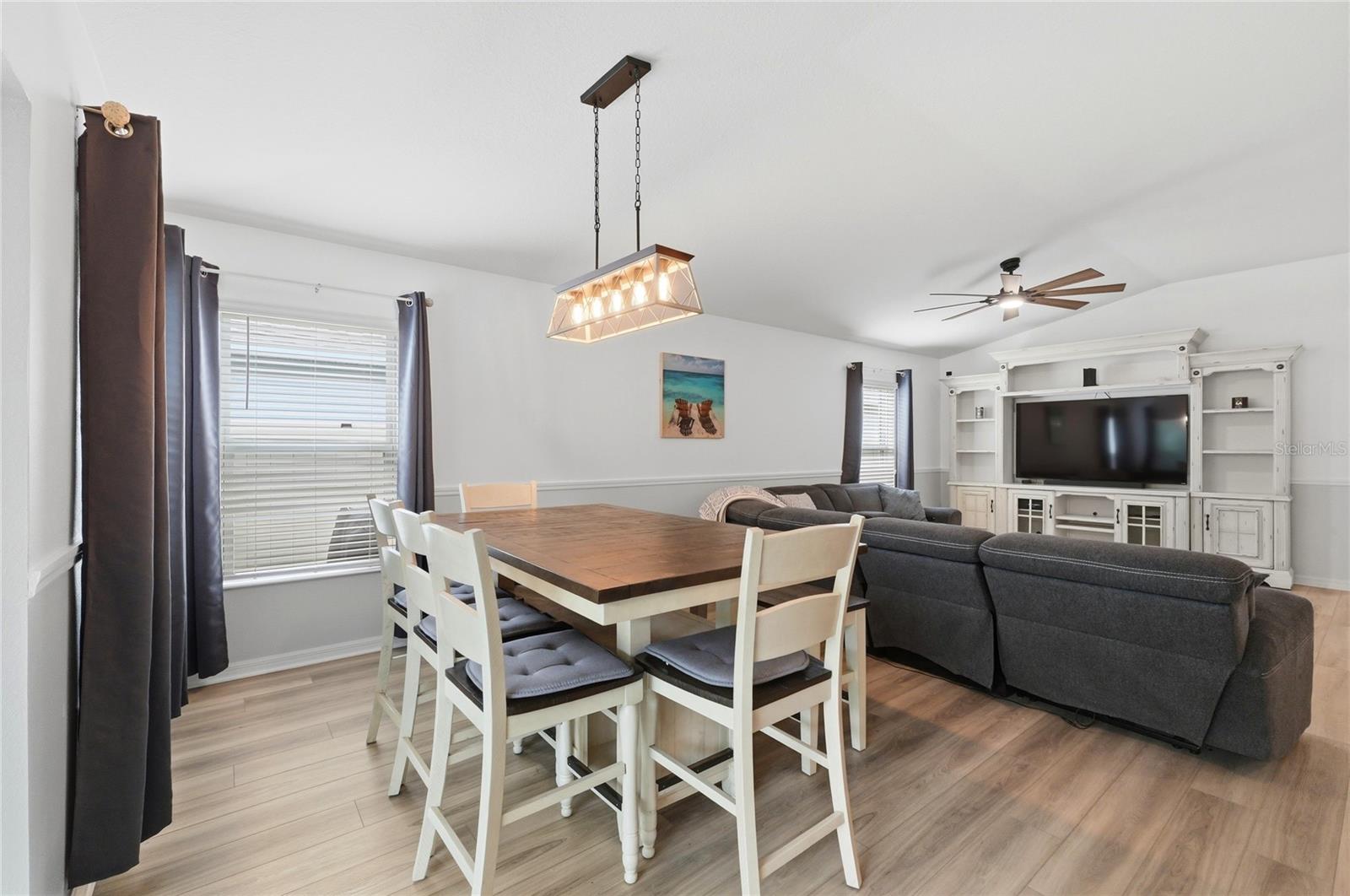 Image 18 of 37 For 7037 Cruz Court