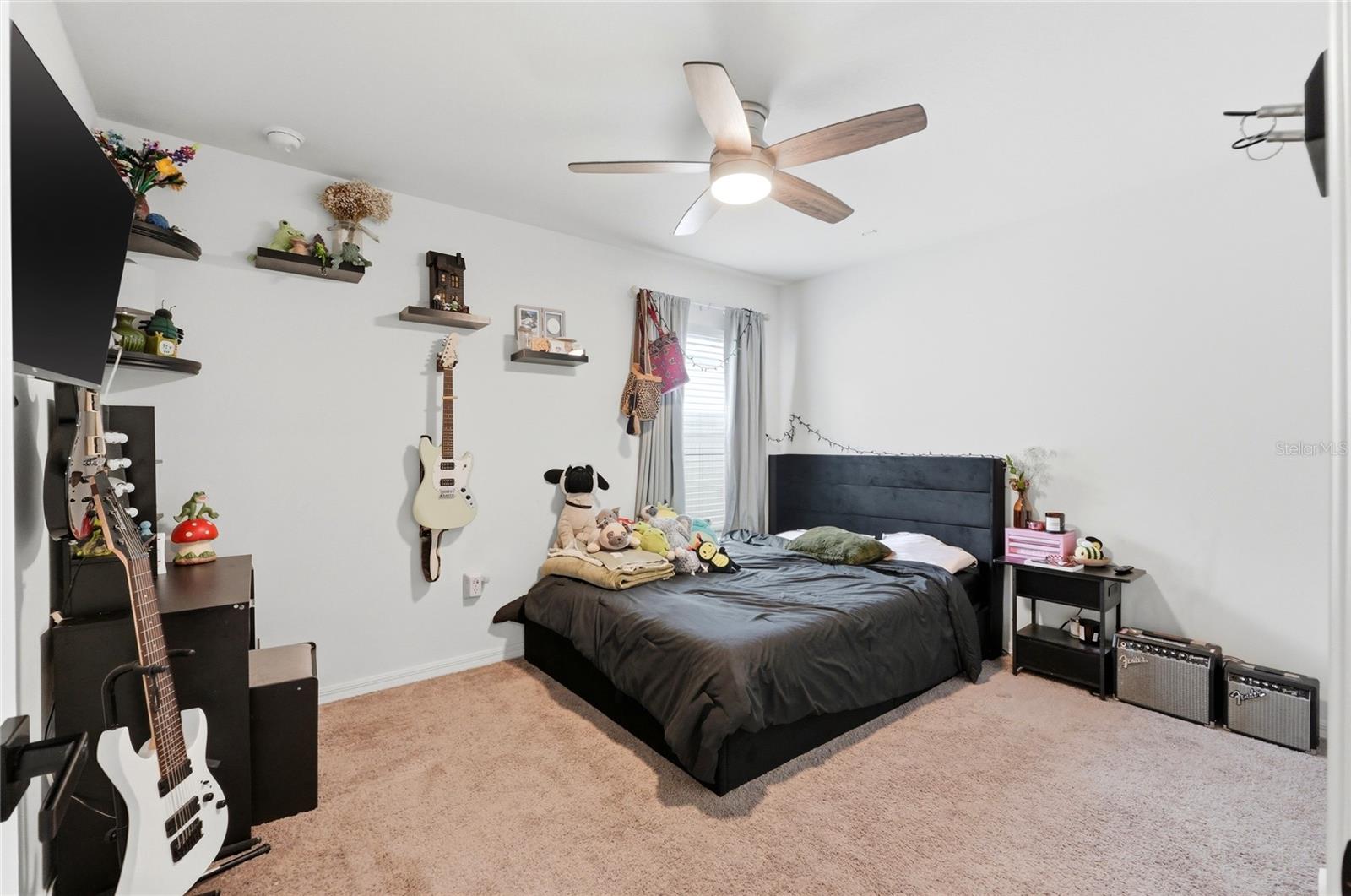 Image 22 of 37 For 7037 Cruz Court