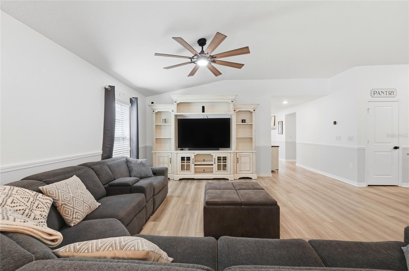 Image 5 of 37 For 7037 Cruz Court