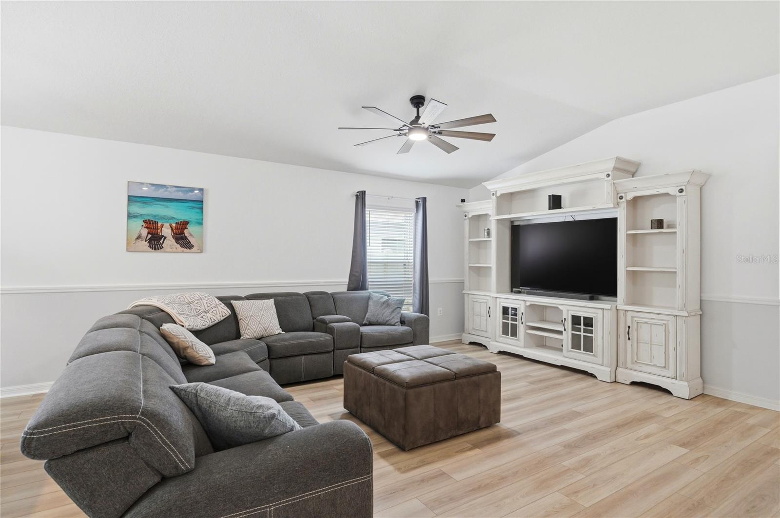 Image 6 of 37 For 7037 Cruz Court