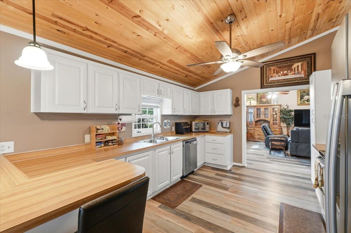 Image 10 of 52 For 4205 Combee Road