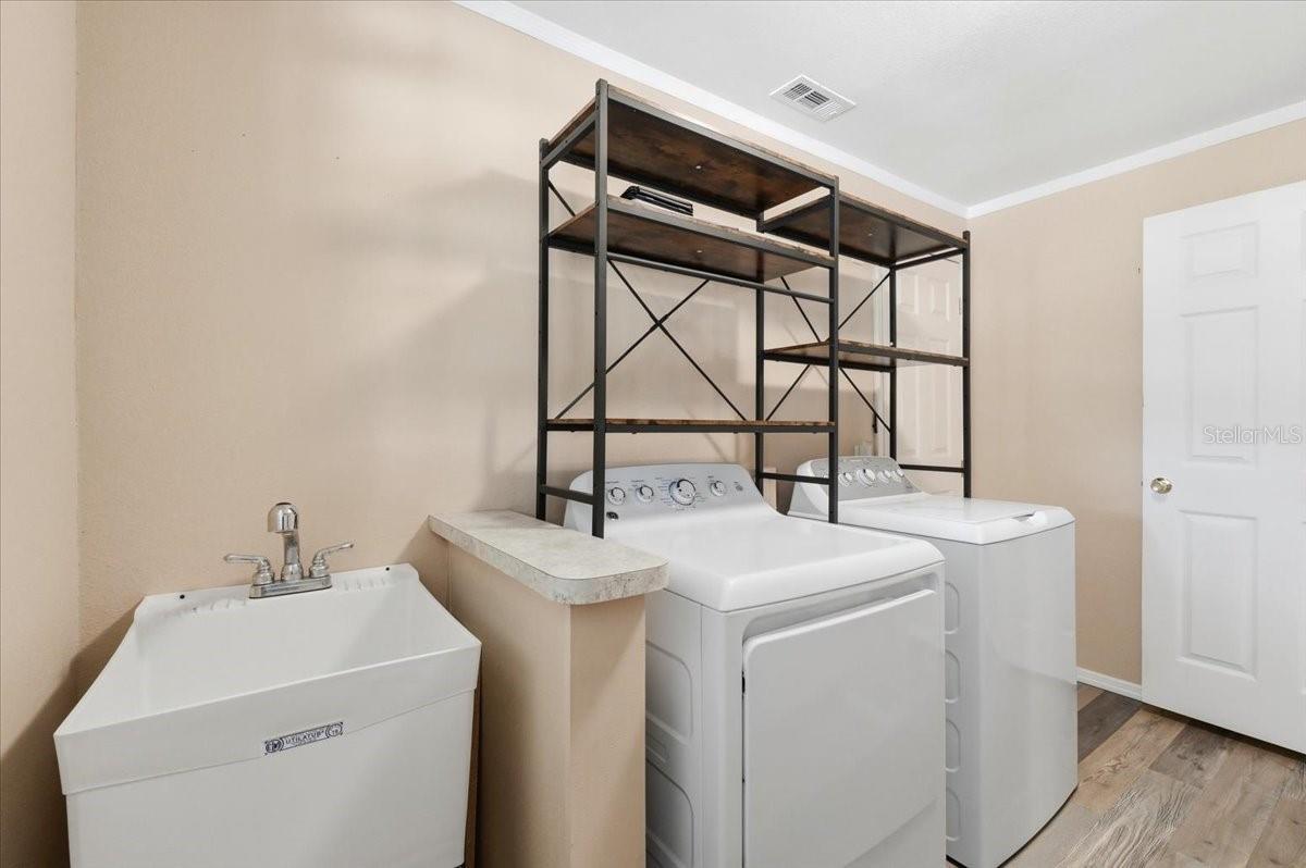 Image 29 of 52 For 4205 Combee Road